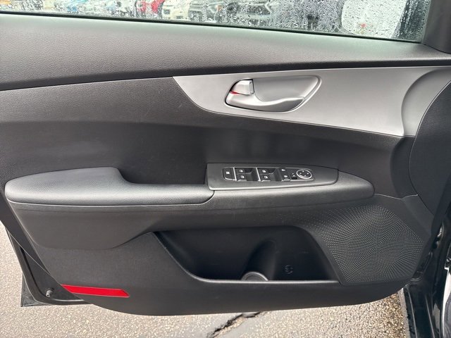 Used 2023 Kia Forte LXS image 12