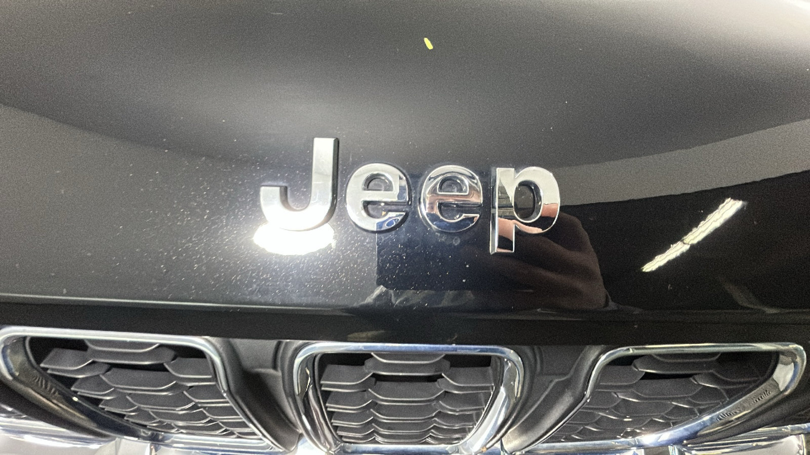 Used 2024 Jeep Grand Cherokee Laredo X AWD/4WD image 10