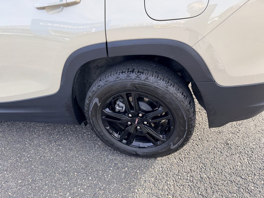 Used 2022 GMC Terrain AT4 image 9