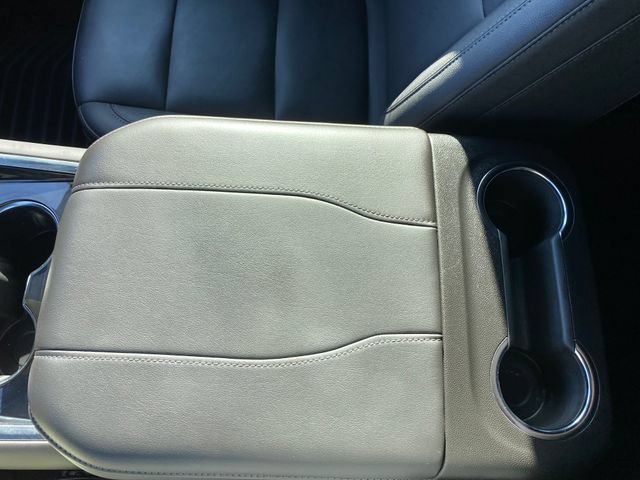 Used 2025 Chevrolet Suburban Z71 w/ Comfort Package AWD/4WD image 24