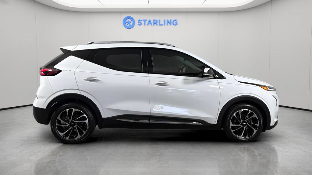 Certified 2023 Chevrolet Bolt EUV Premier FWD image 11