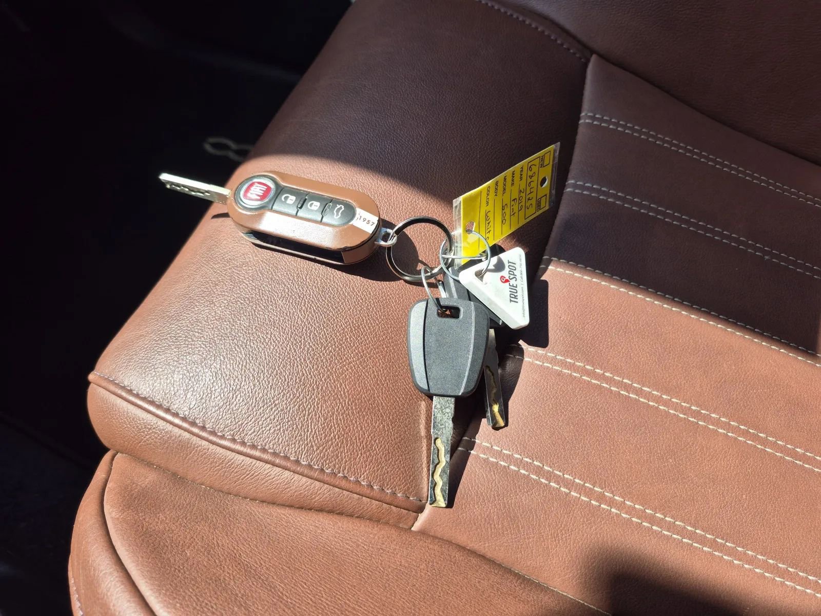 Used 2019 FIAT 500 Lounge FWD image 31