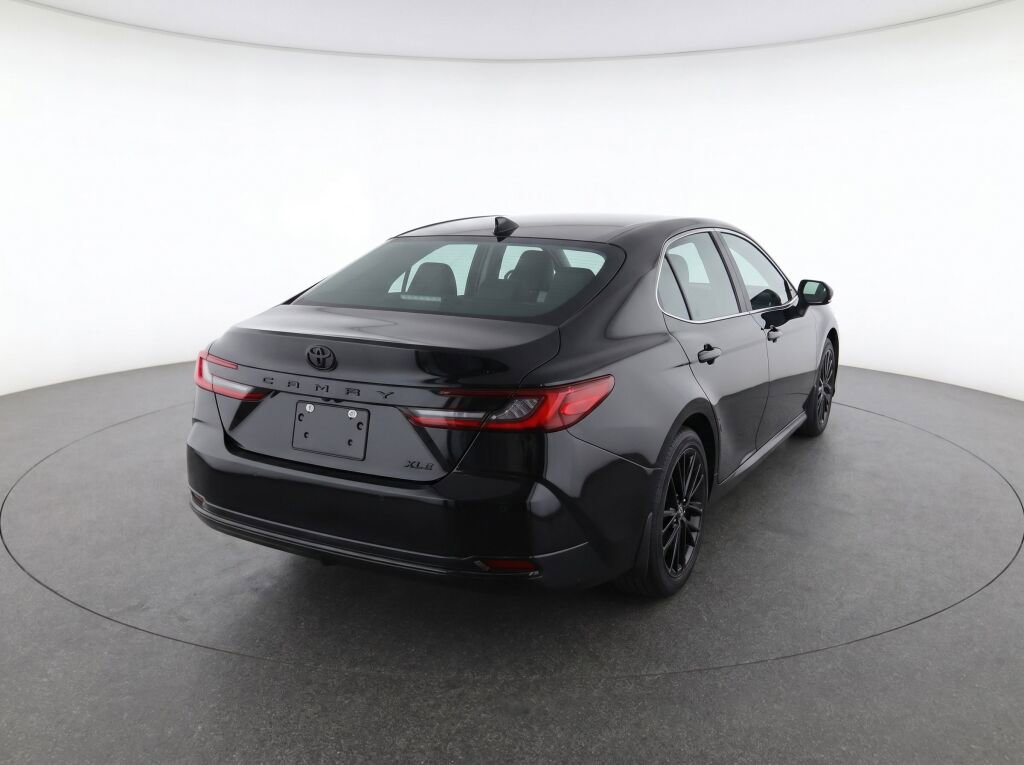 Used 2026 Toyota Camry XLE w/ Premium Package AWD/4WD image 5