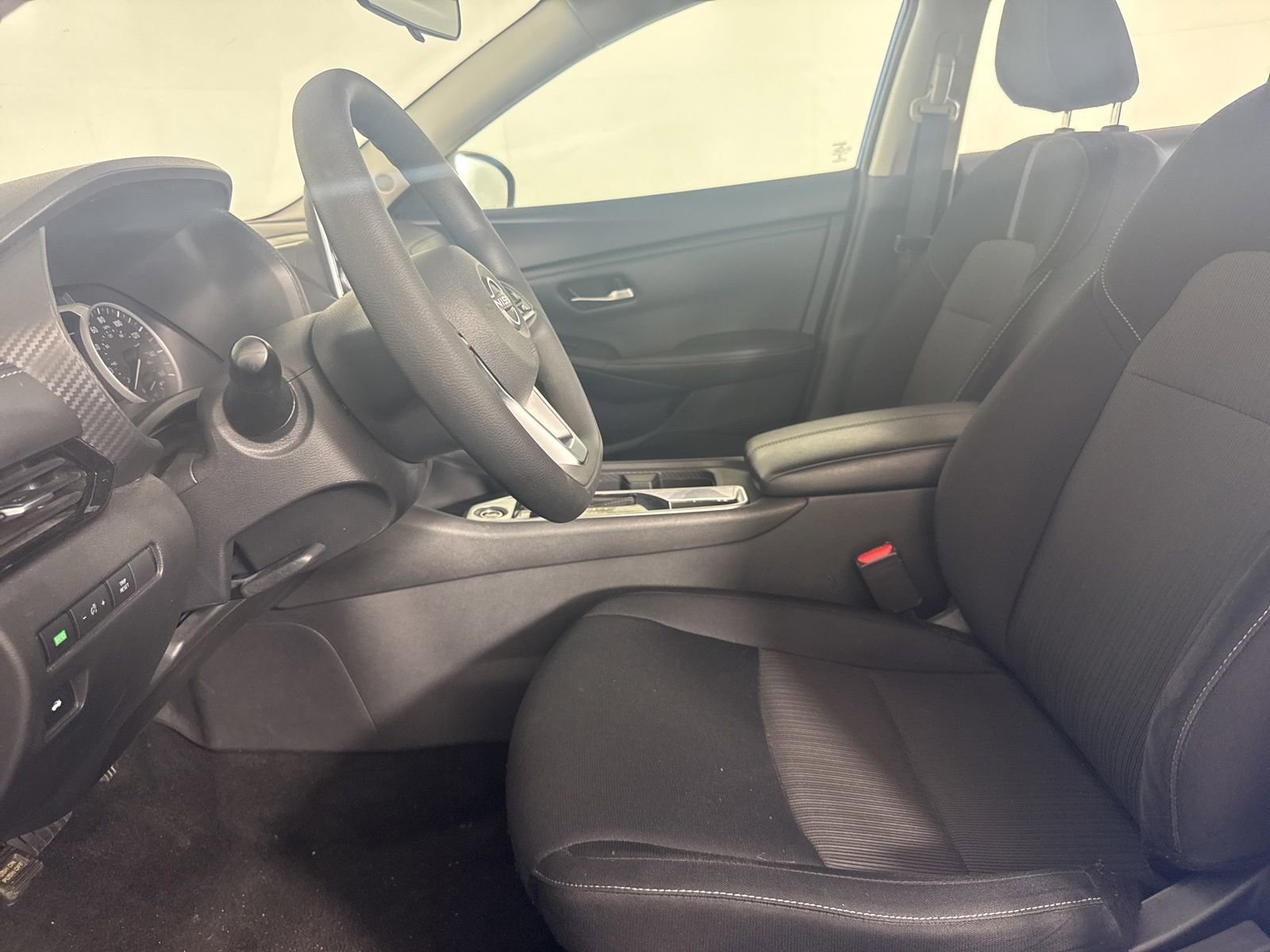 Used 2024 Nissan Sentra SV FWD image 8