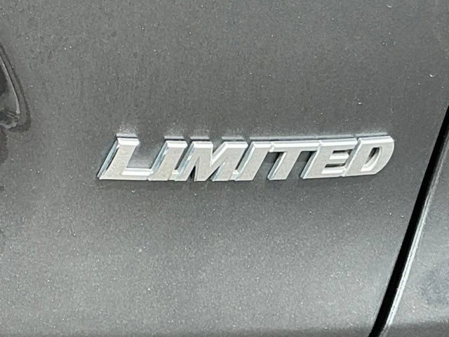 Used 2020 Toyota RAV4 Limited FWD image 13