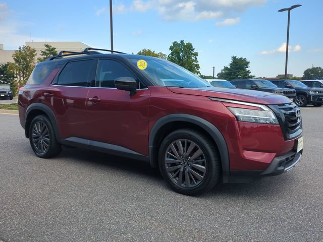 Used 2023 Nissan Pathfinder SL w/ SL Premium Package AWD/4WD image 2