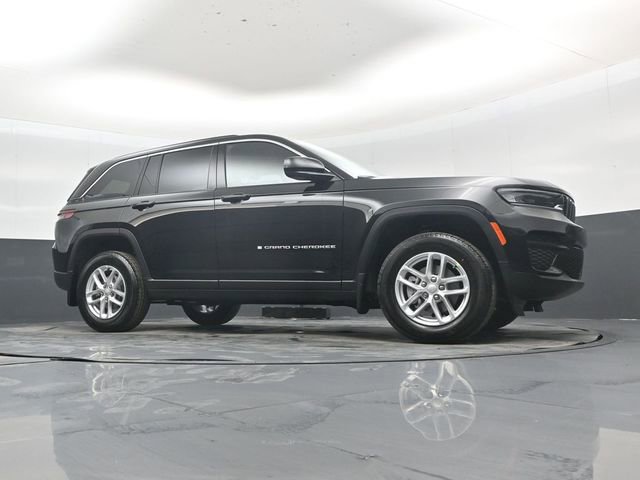 New 2026 Jeep Grand Cherokee Laredo w/ MOPAR Finishing Package AWD/4WD image 38