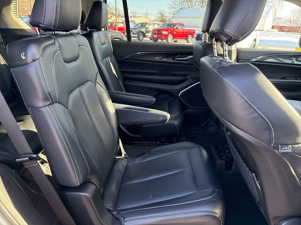 Used 2022 Jeep Grand Cherokee L Laredo w/ Luxury Tech Group I image 22