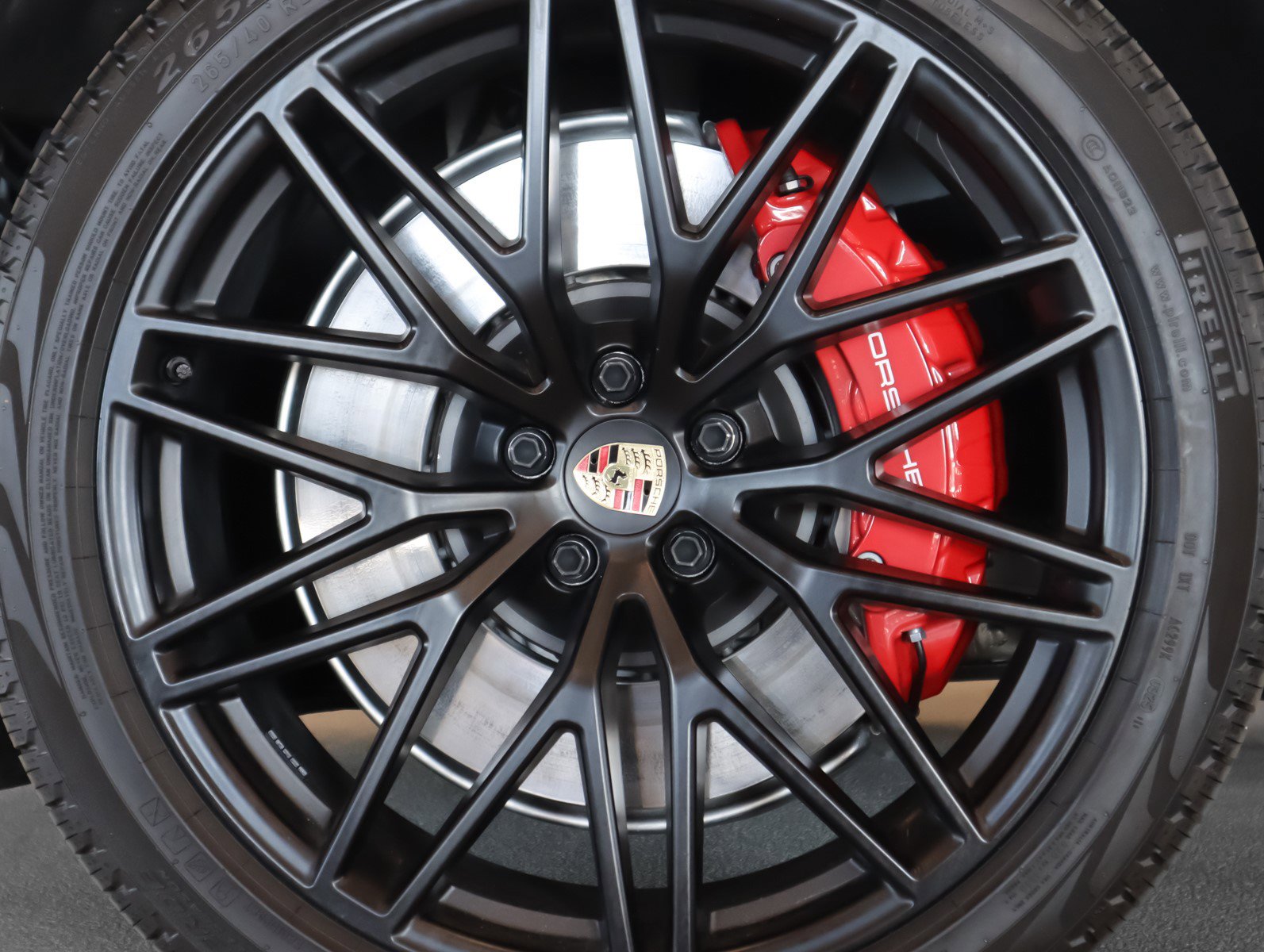 Used 2025 Porsche Macan GTS image 13