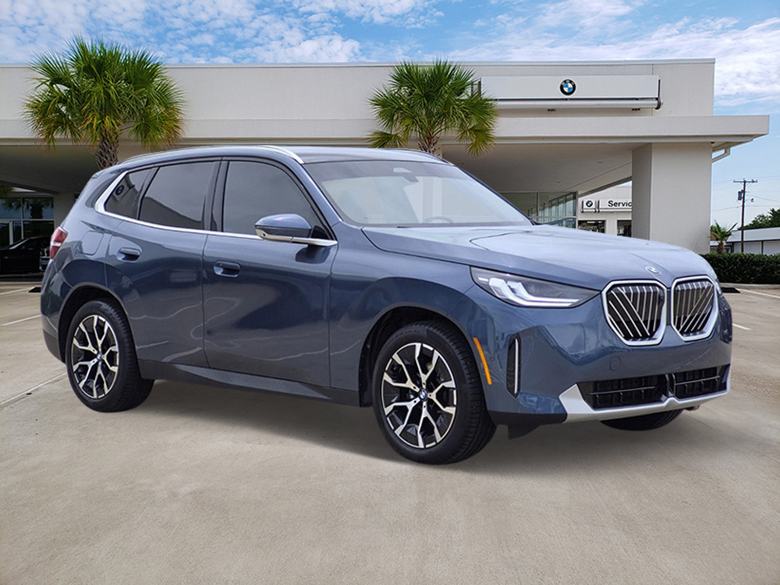 Certified 2025 BMW X3 xDrive30i w/ Premium Package AWD/4WD image 3