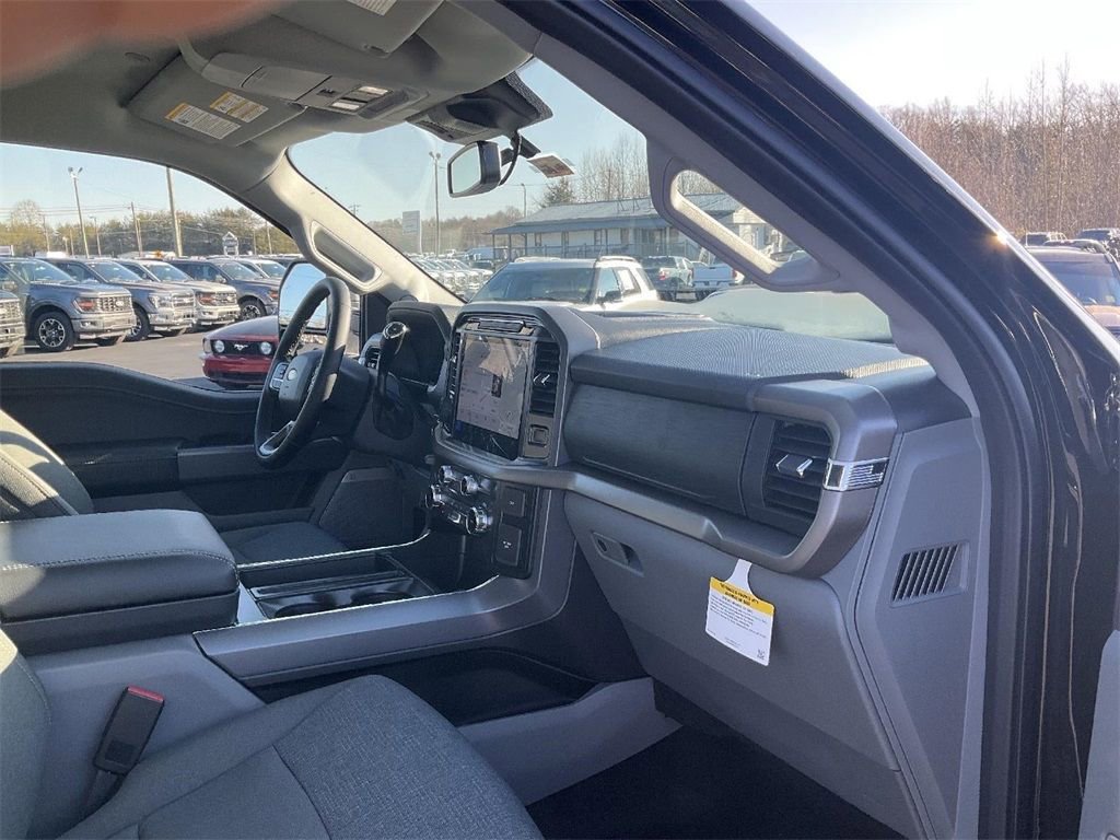 New 2025 Ford F150 XLT w/ Equipment Group 303A High image 10