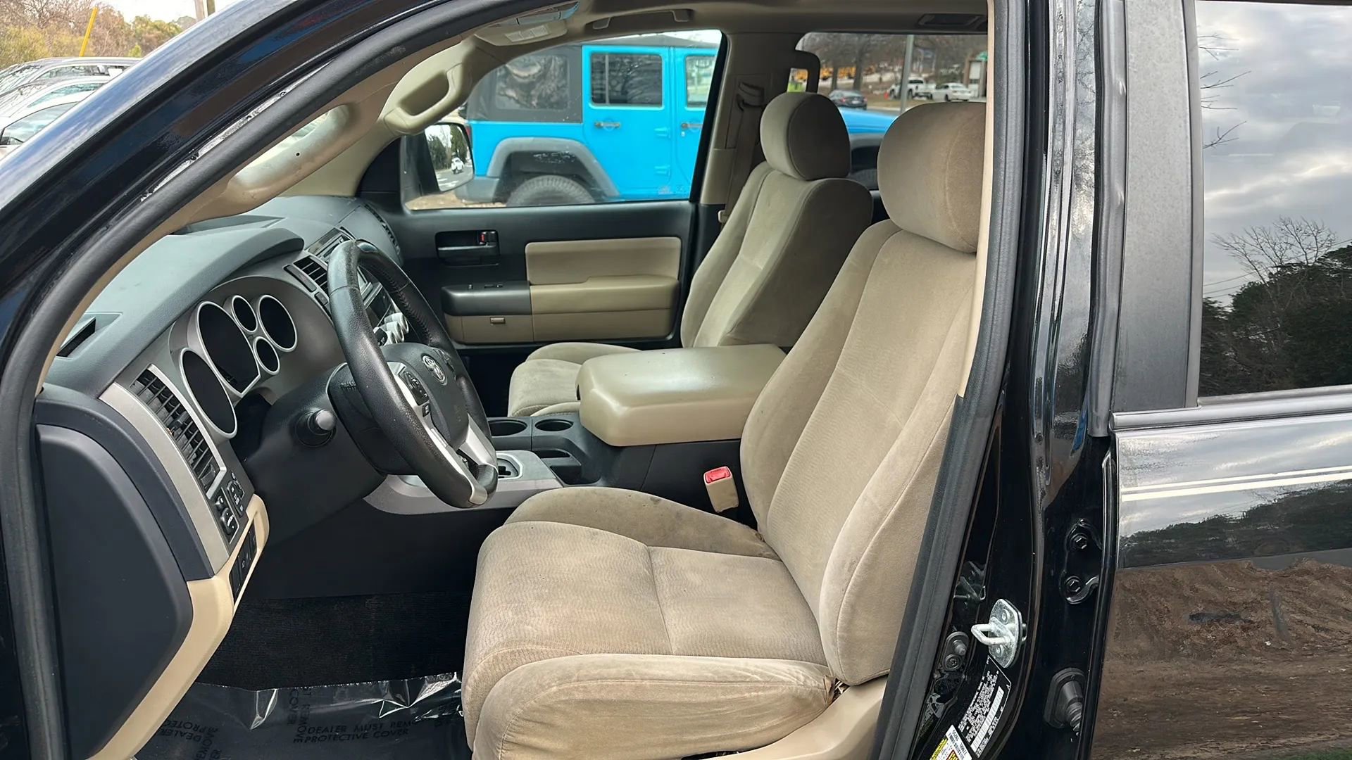 Used 2014 Toyota Sequoia SR5 AWD/4WD image 16