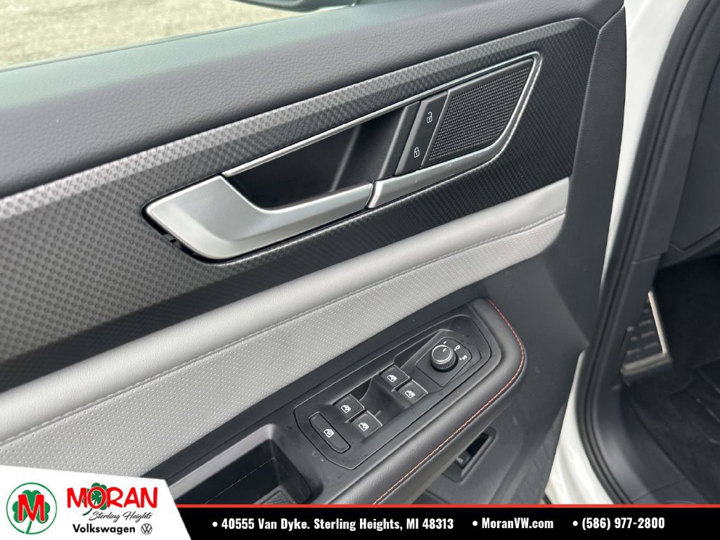 Certified 2025 Volkswagen Atlas Peak Edition SE AWD/4WD image 19
