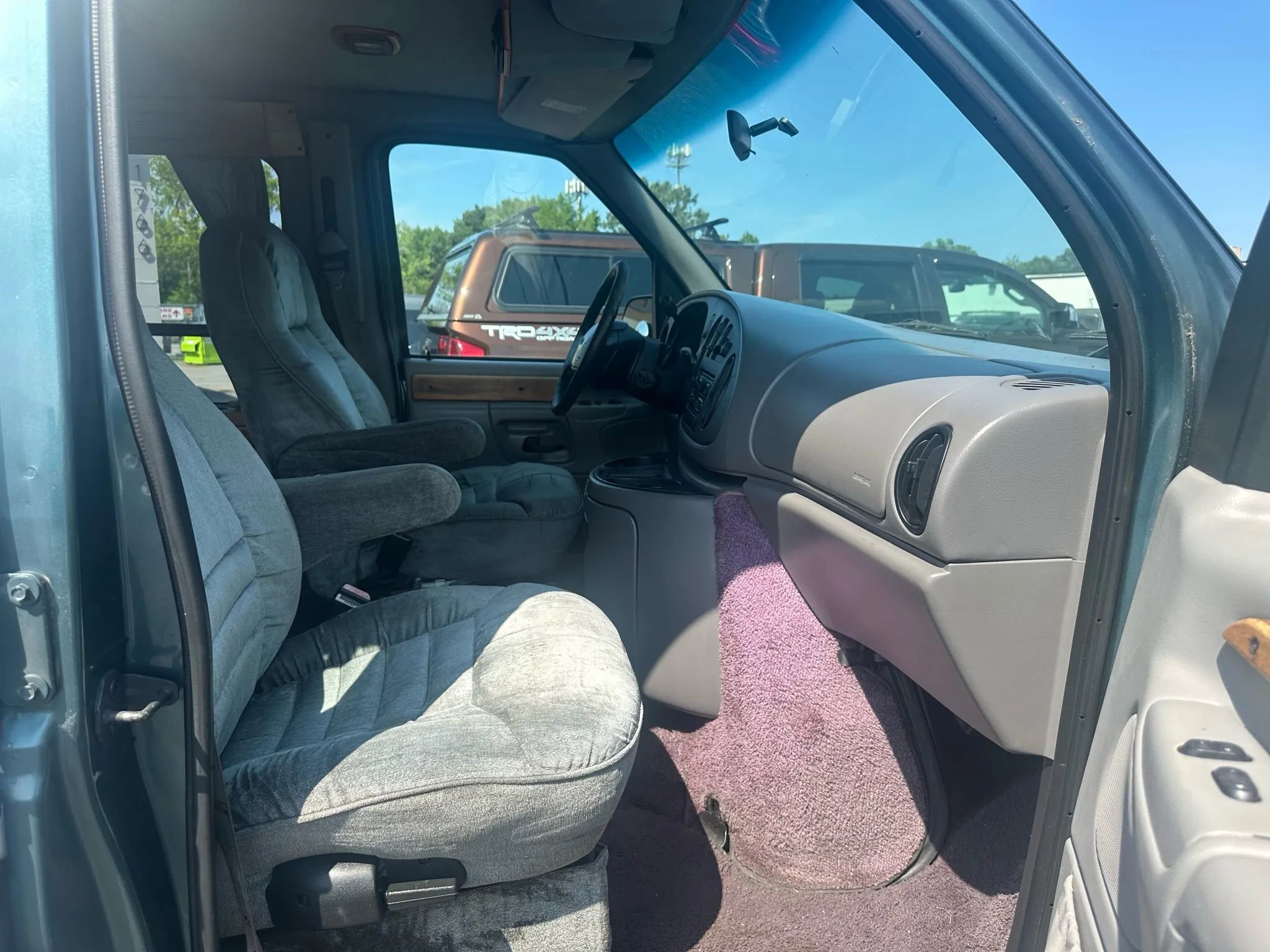 Used 1997 Ford E-150 and Econoline 150 image 18