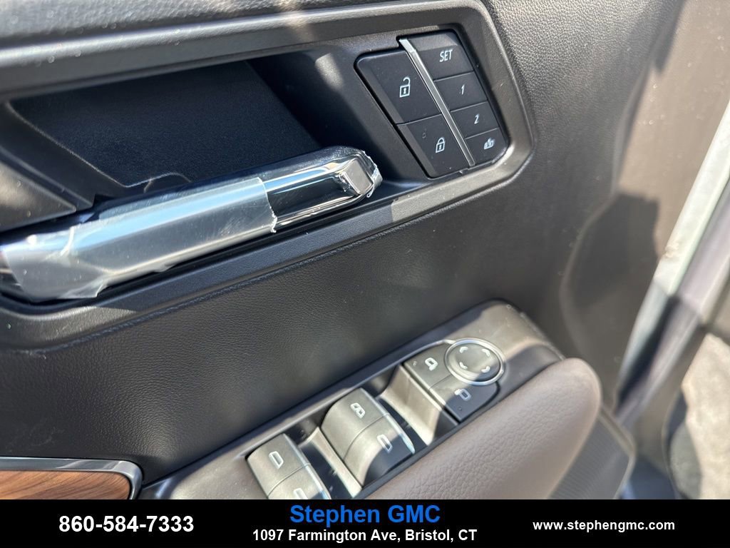 New 2026 GMC Canyon Denali image 13