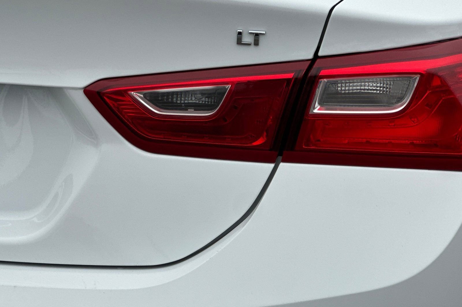 Used 2024 Chevrolet Malibu LT image 25