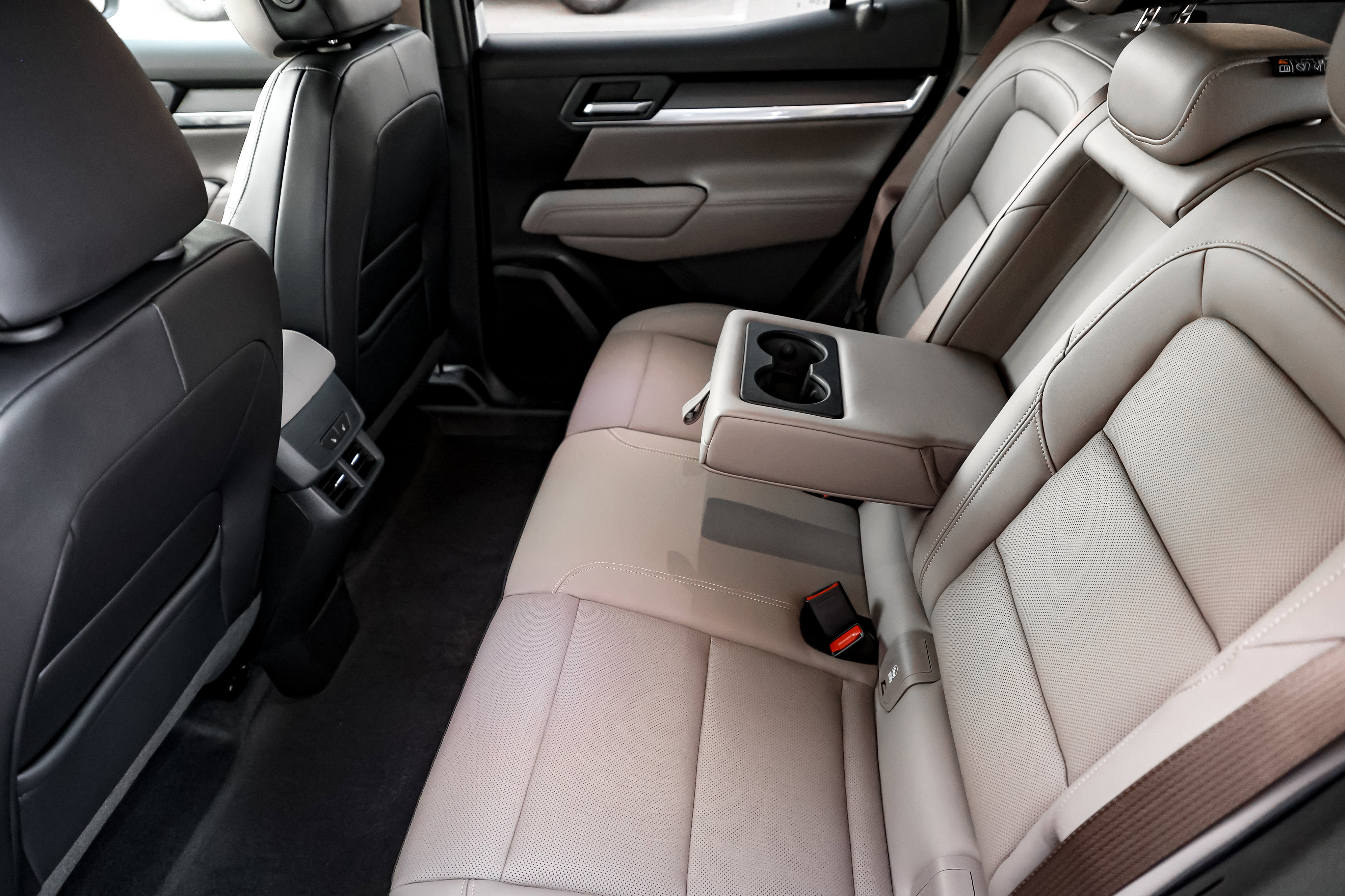 New 2026 GMC Terrain Elevation w/ Elevation Premium Package image 16
