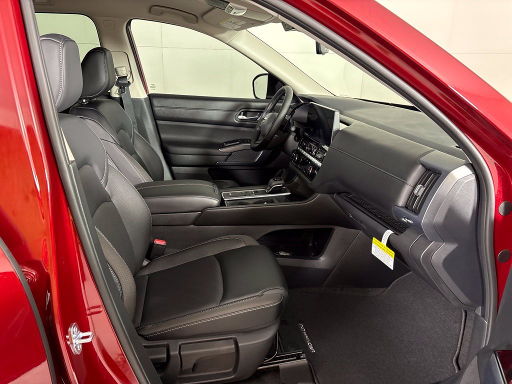New 2026 Nissan Pathfinder SL FWD image 15