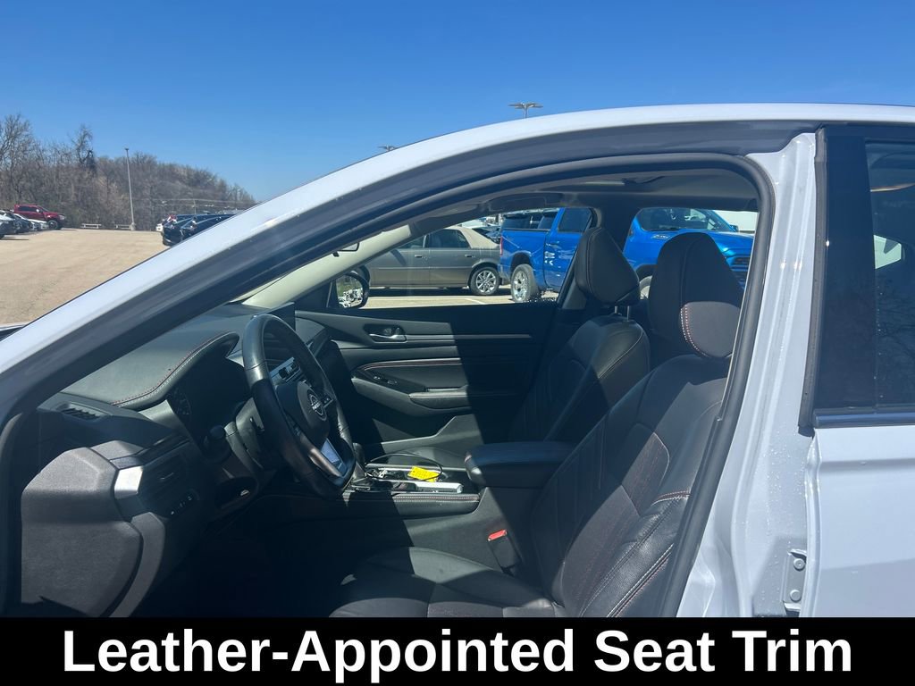 Used 2023 Nissan Altima 2.5 SR w/ SR Premium Package image 10