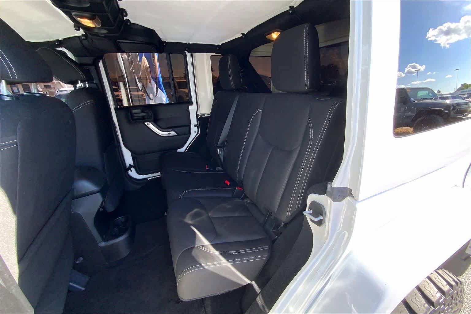 Used 2015 Jeep Wrangler Unlimited Sahara w/ Max Tow Package image 20
