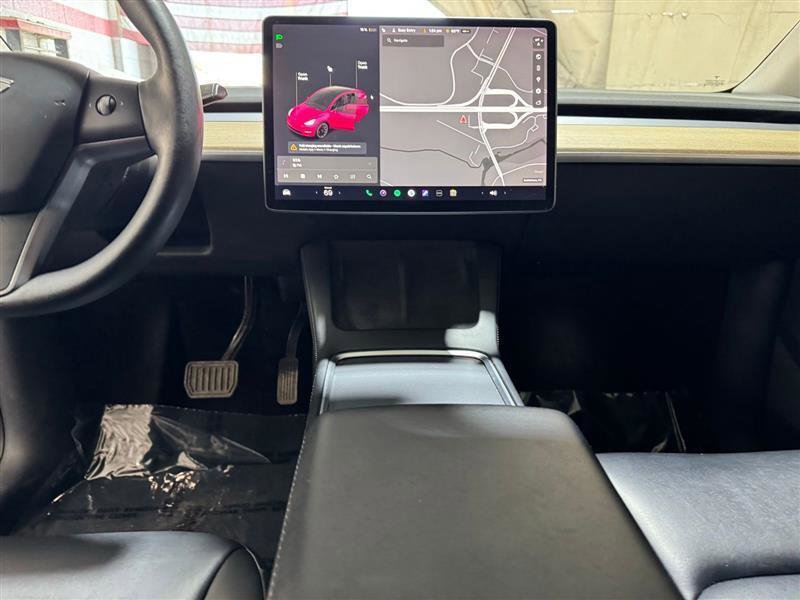 Used 2021 Tesla Model Y Long Range image 15