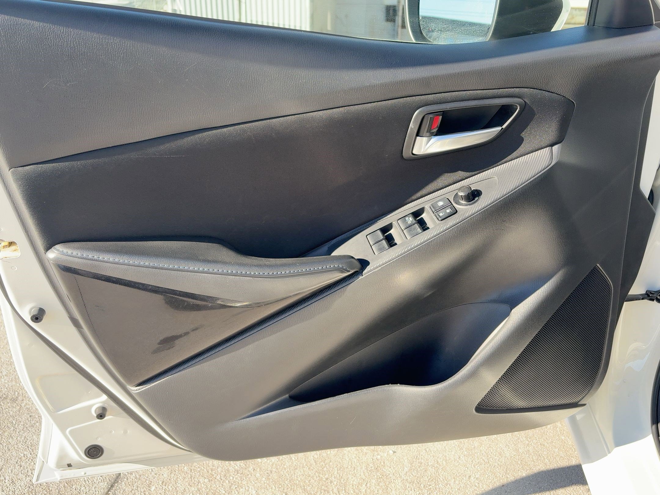 Used 2017 Toyota Yaris iA image 21