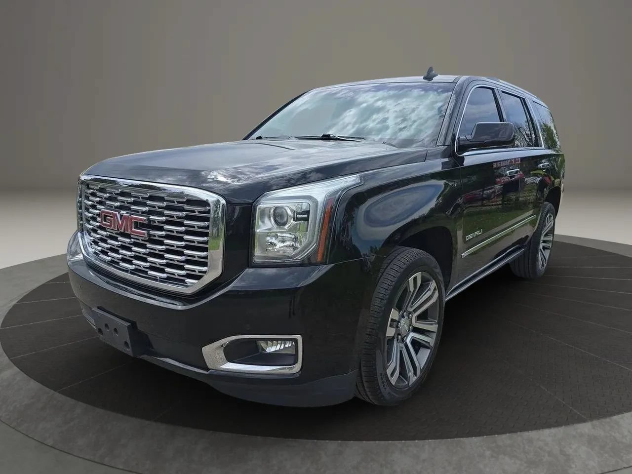 Used 2018 GMC Yukon Denali w/ Denali Ultimate Package AWD/4WD image 1