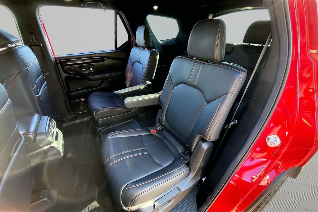 Used 2025 Honda Pilot TrailSport image 18