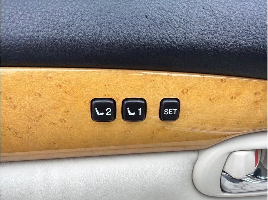 Used 2003 Lexus SC 430 Convertible RWD image 11