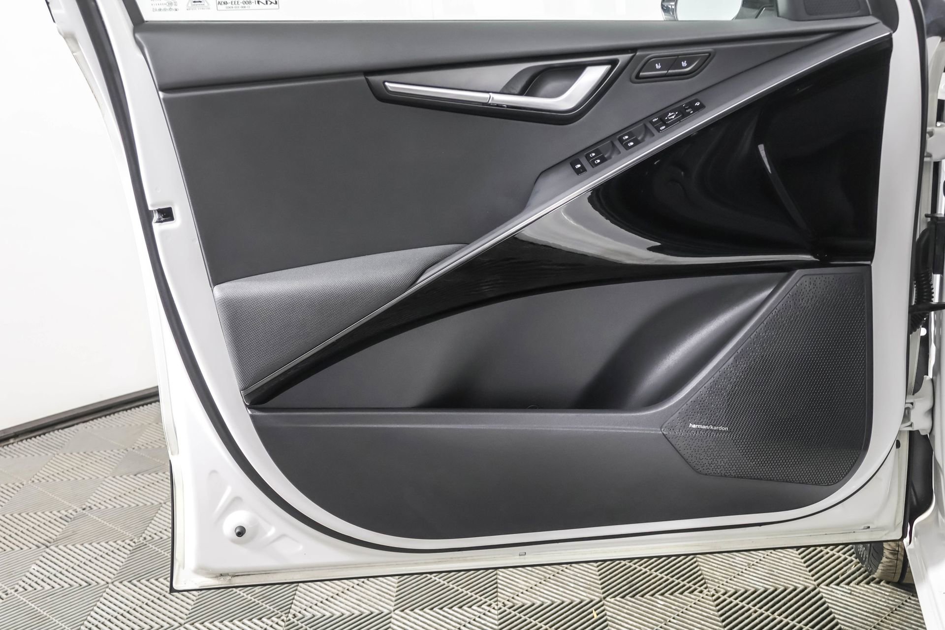 Used 2023 Kia Niro Wave w/ Wave Preserve Package image 36