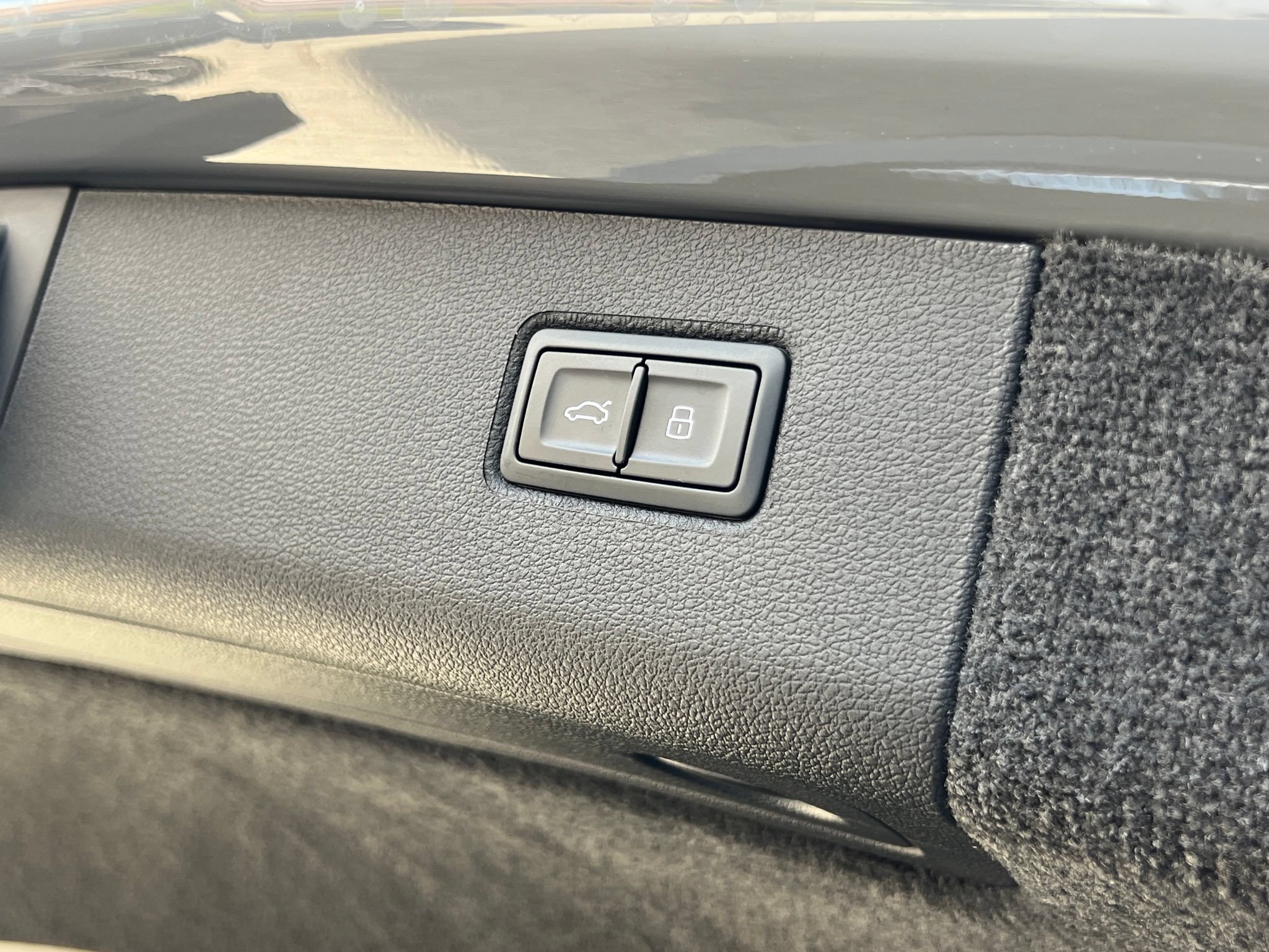 Certified 2024 Bentley Bentayga AWD/4WD image 26