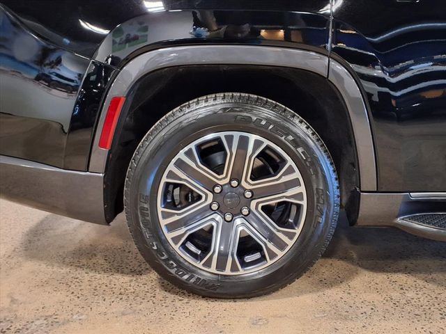 Used 2022 Jeep Wagoneer Series III w/ Flexible Seating Group AWD/4WD image 11