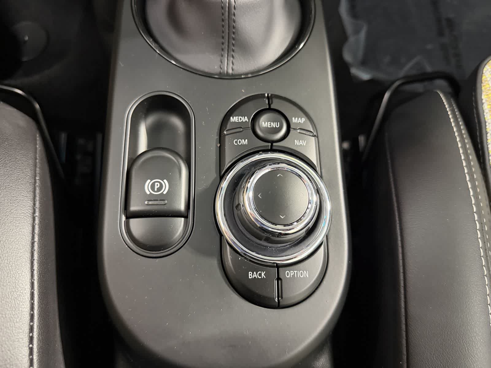 Used 2024 MINI Cooper SE FWD image 23