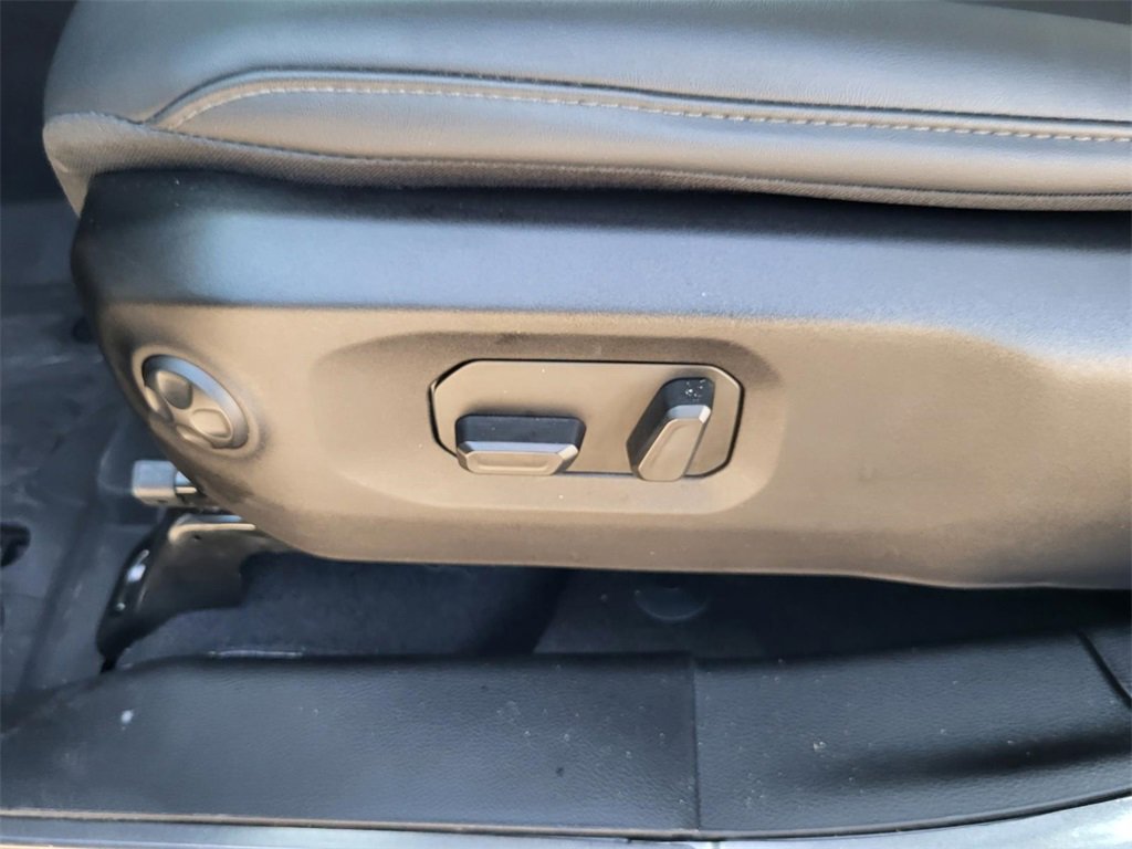 Used 2025 Jeep Gladiator Rubicon w/ Convenience Group image 17