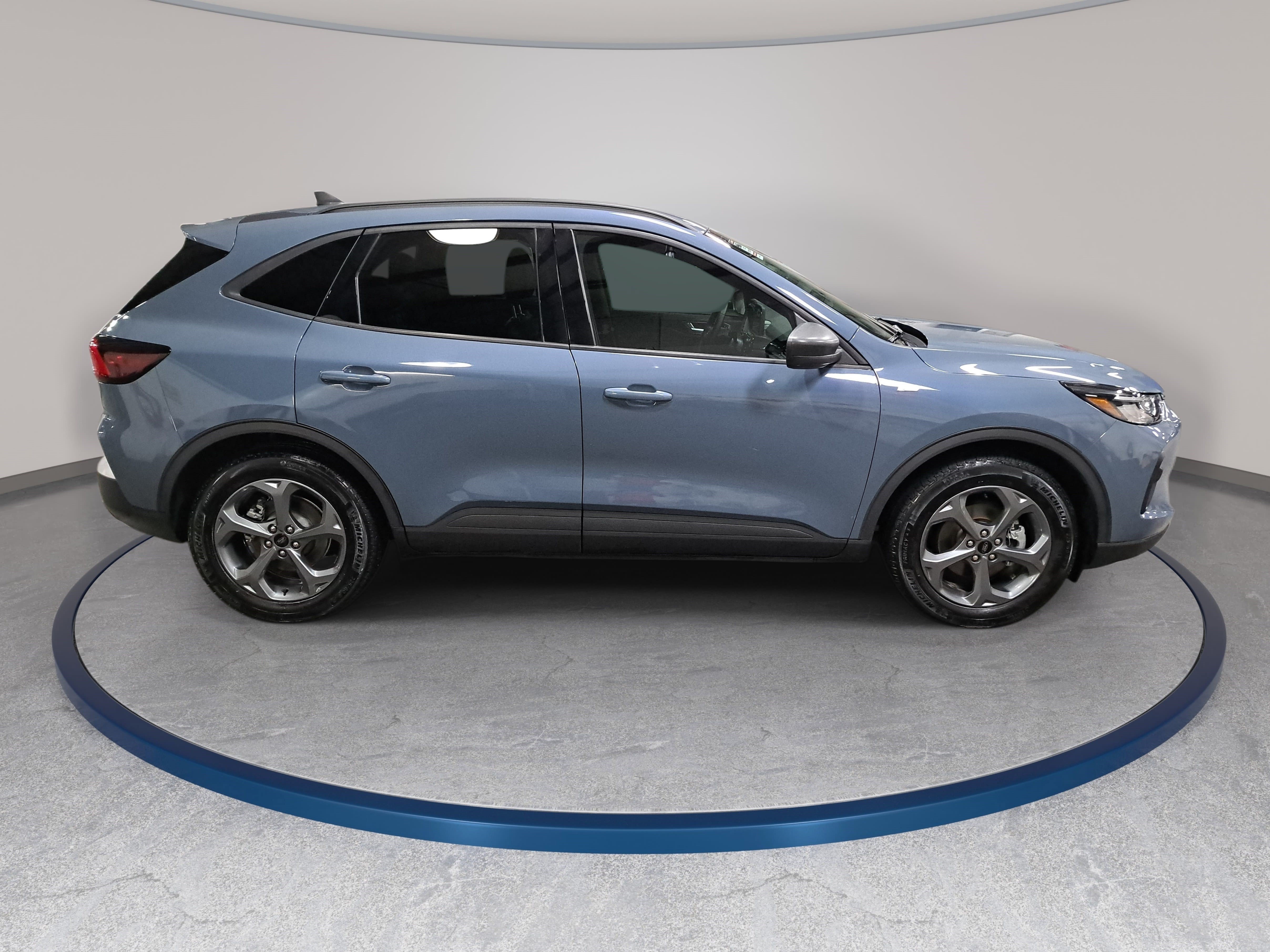 Used 2025 Ford Escape ST-Line FWD image 4