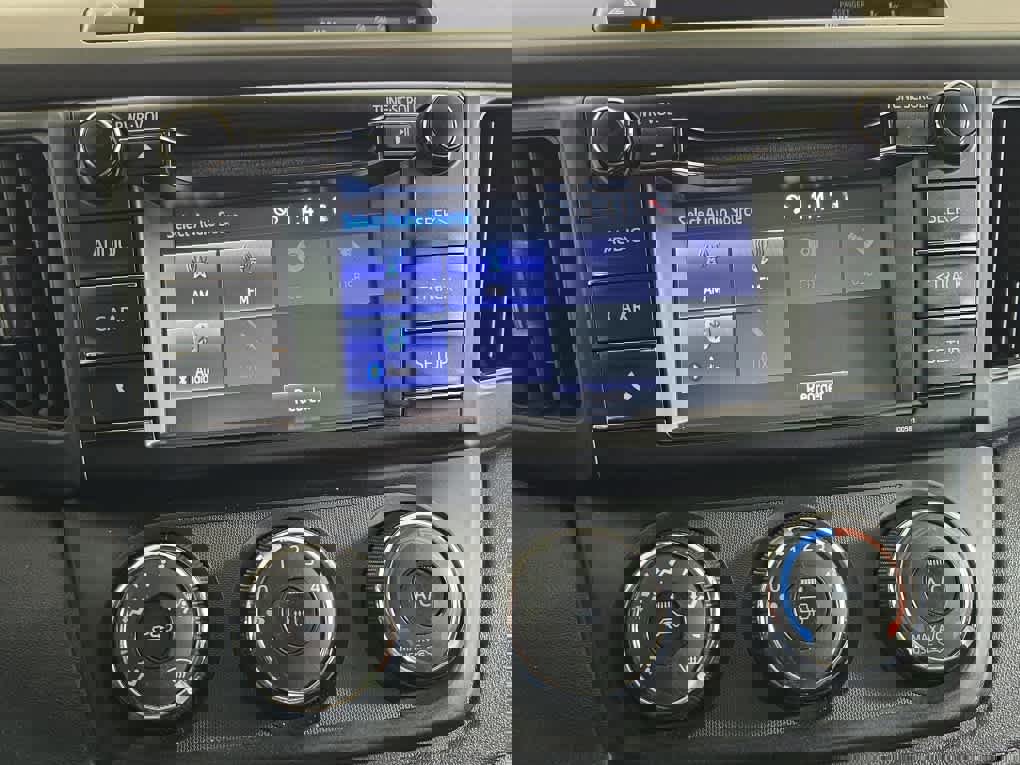 Used 2018 Toyota RAV4 LE w/ All Weather Liner Package image 32