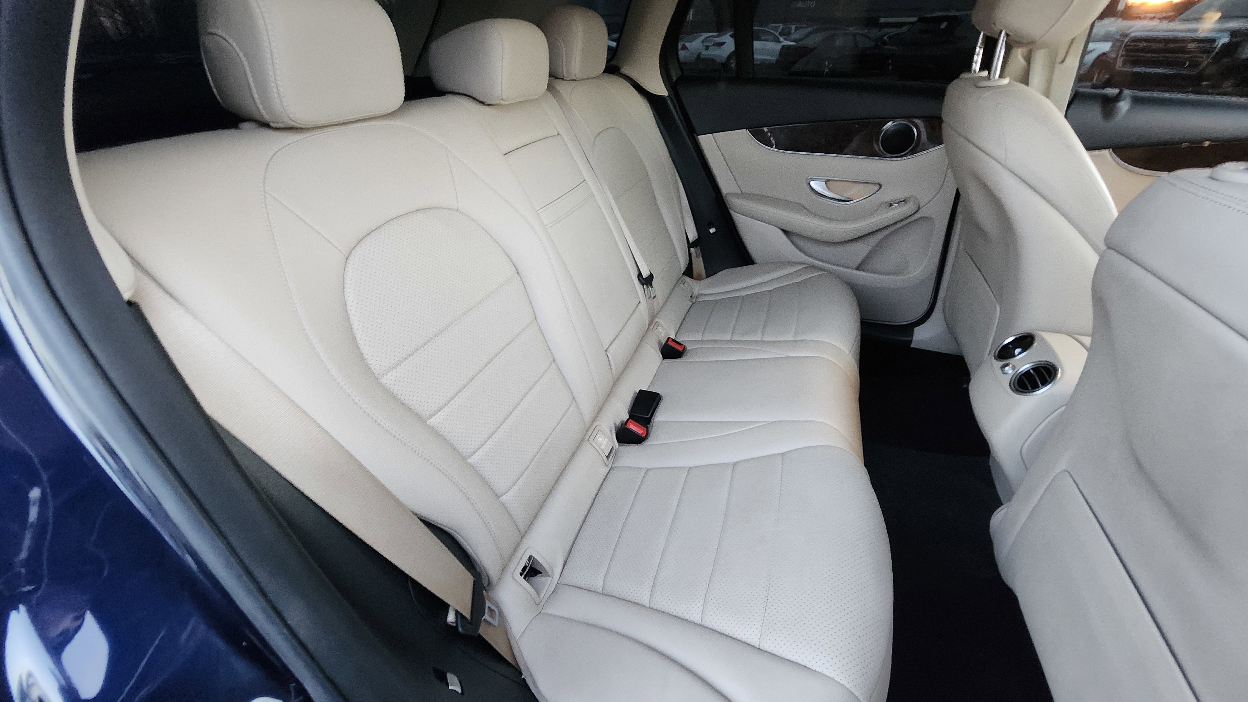 Used 2017 Mercedes-Benz GLC 300 w/ Premium 1 Package image 21