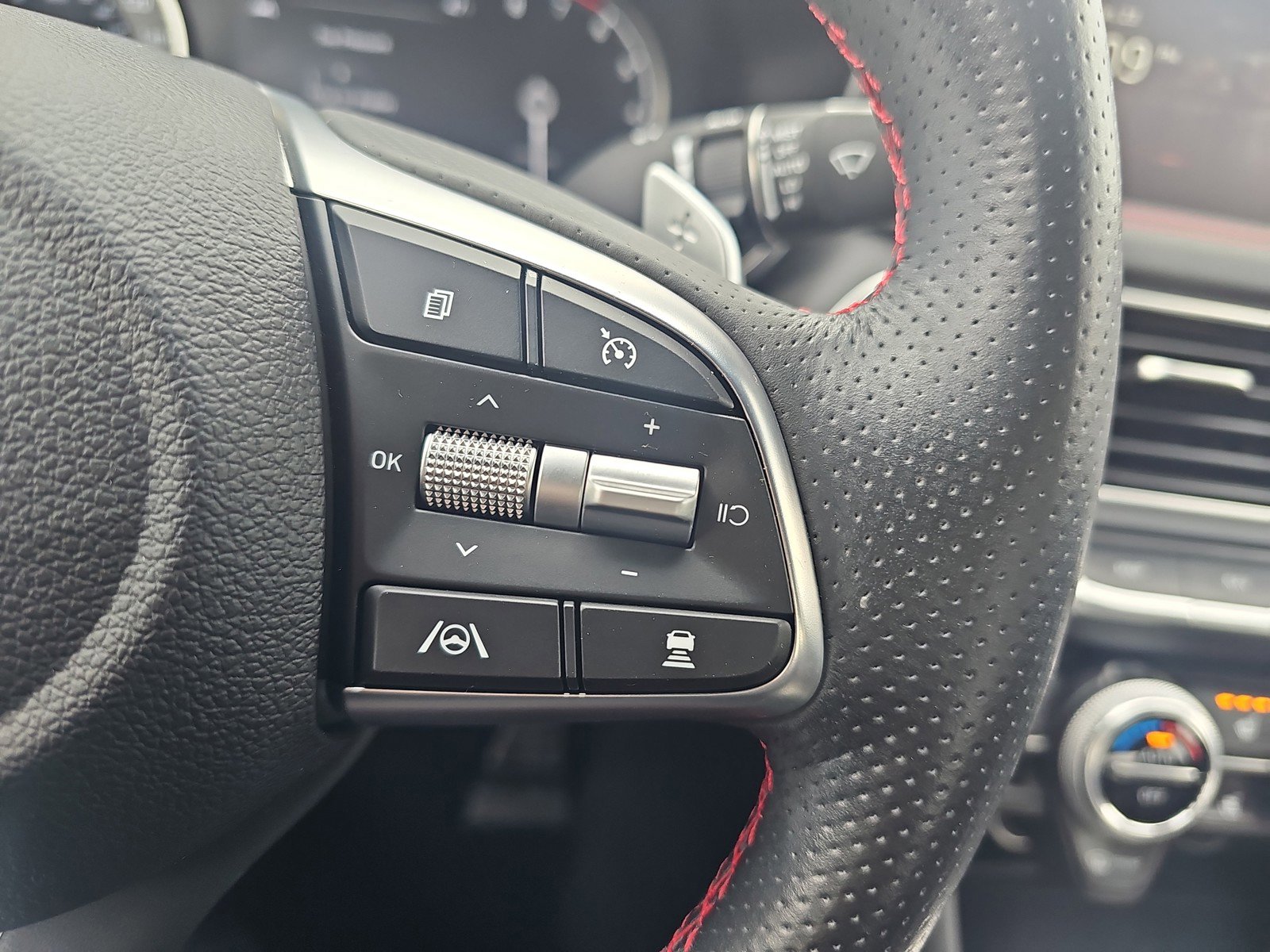 Used 2023 Genesis G70 2.0T w/ Sport Prestige Package image 24