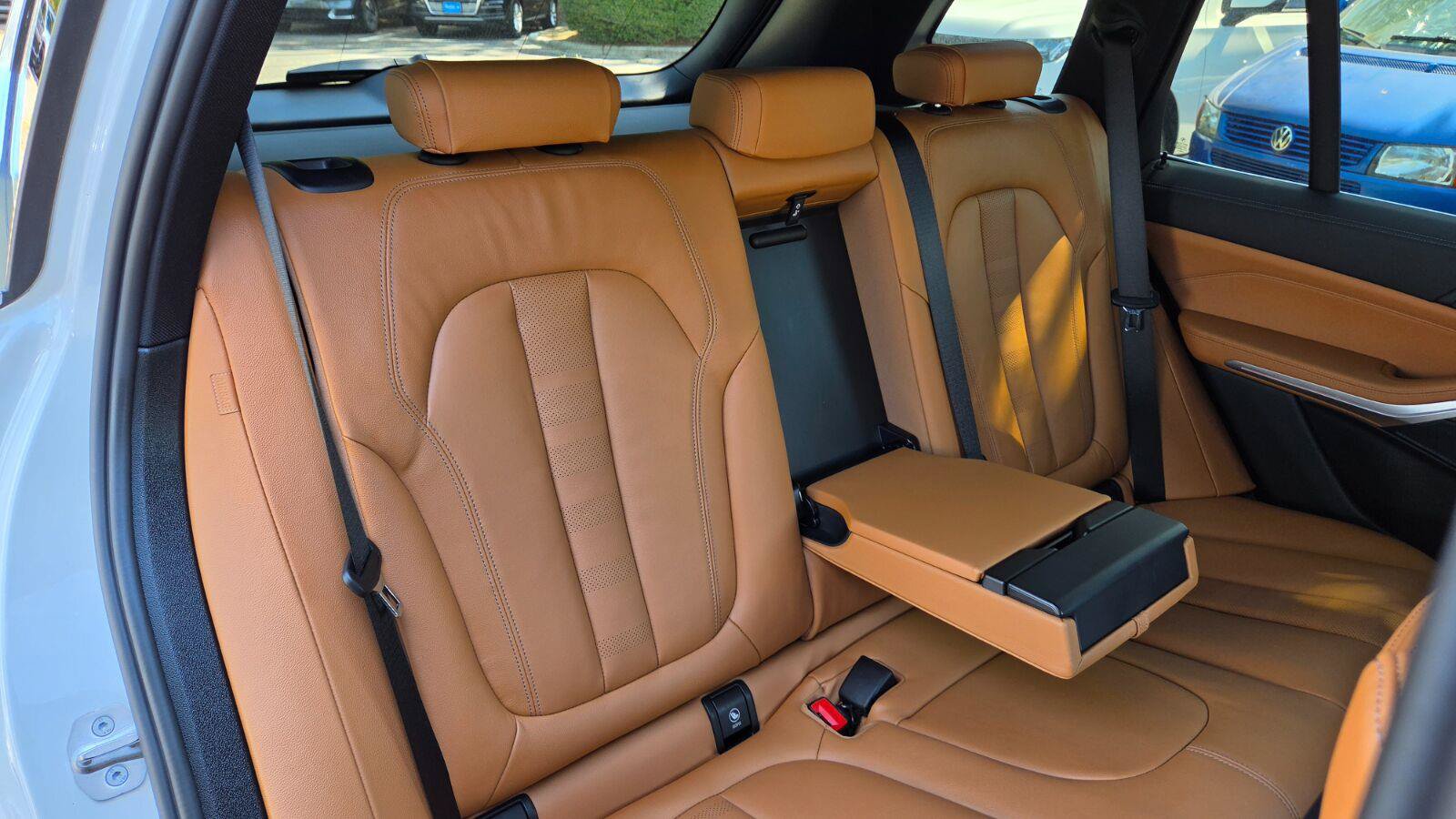 Used 2022 BMW X5 xDrive40i w/ Premium Package AWD/4WD image 54