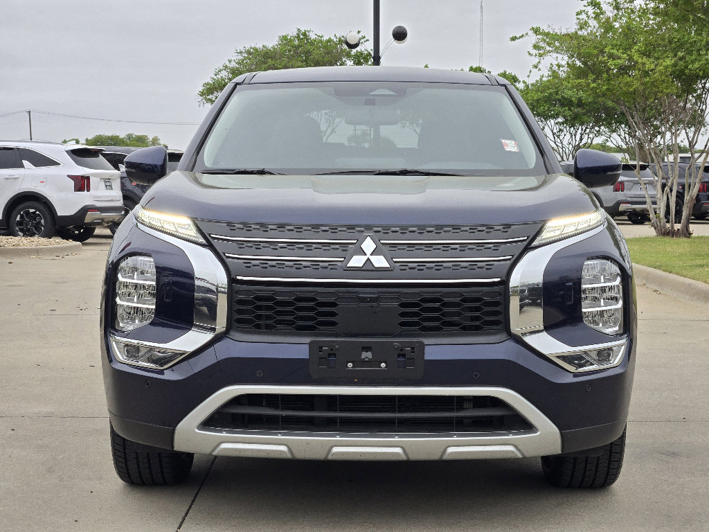 Used 2024 Mitsubishi Outlander SE image 11