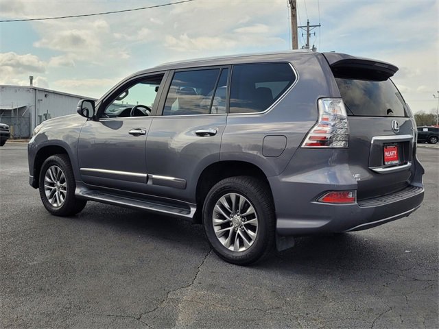 Used 2016 Lexus GX 460 Luxury w/ Preferred Accessory Package image 3