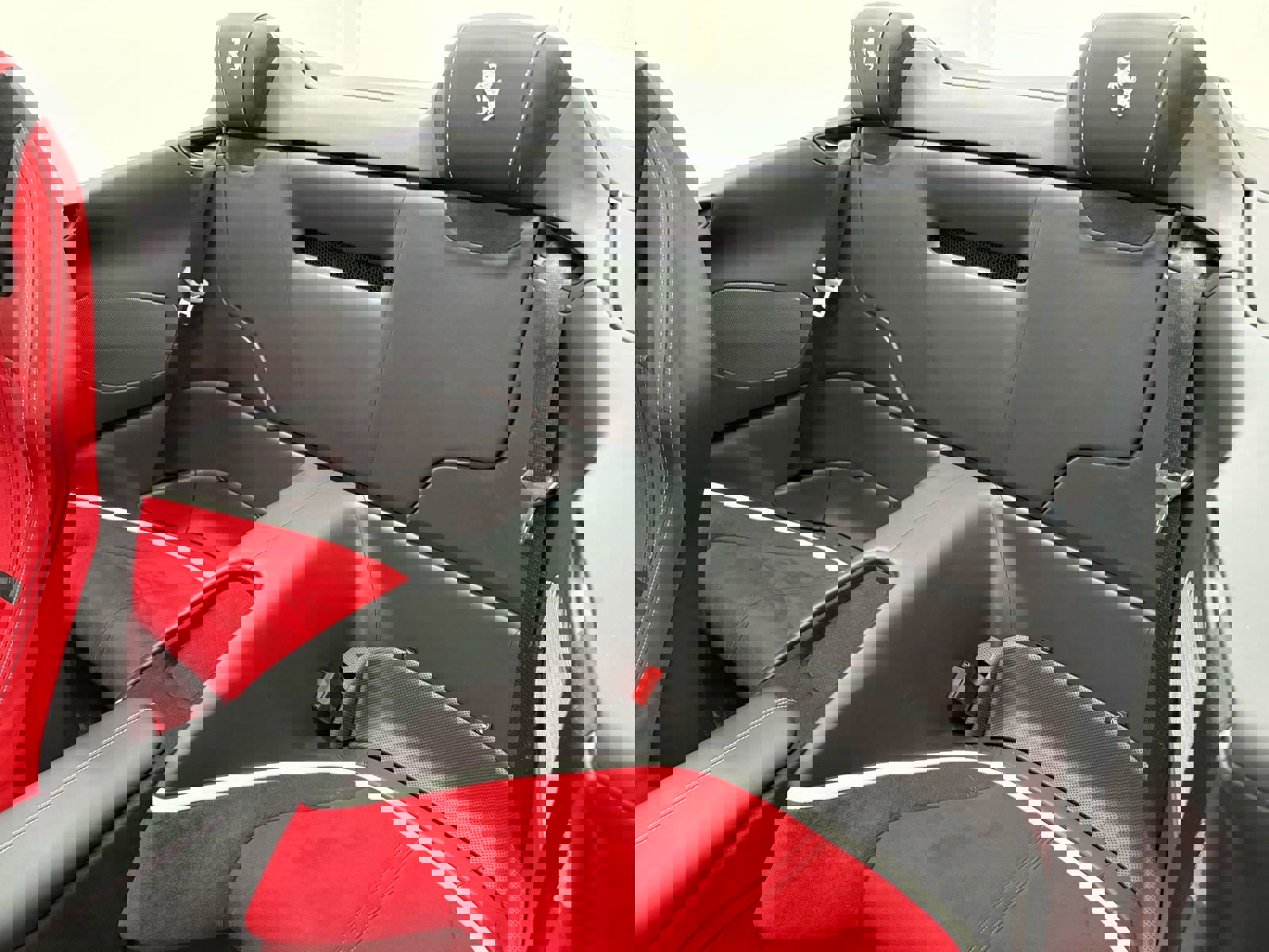 Used 2025 Ferrari Roma Spider image 15