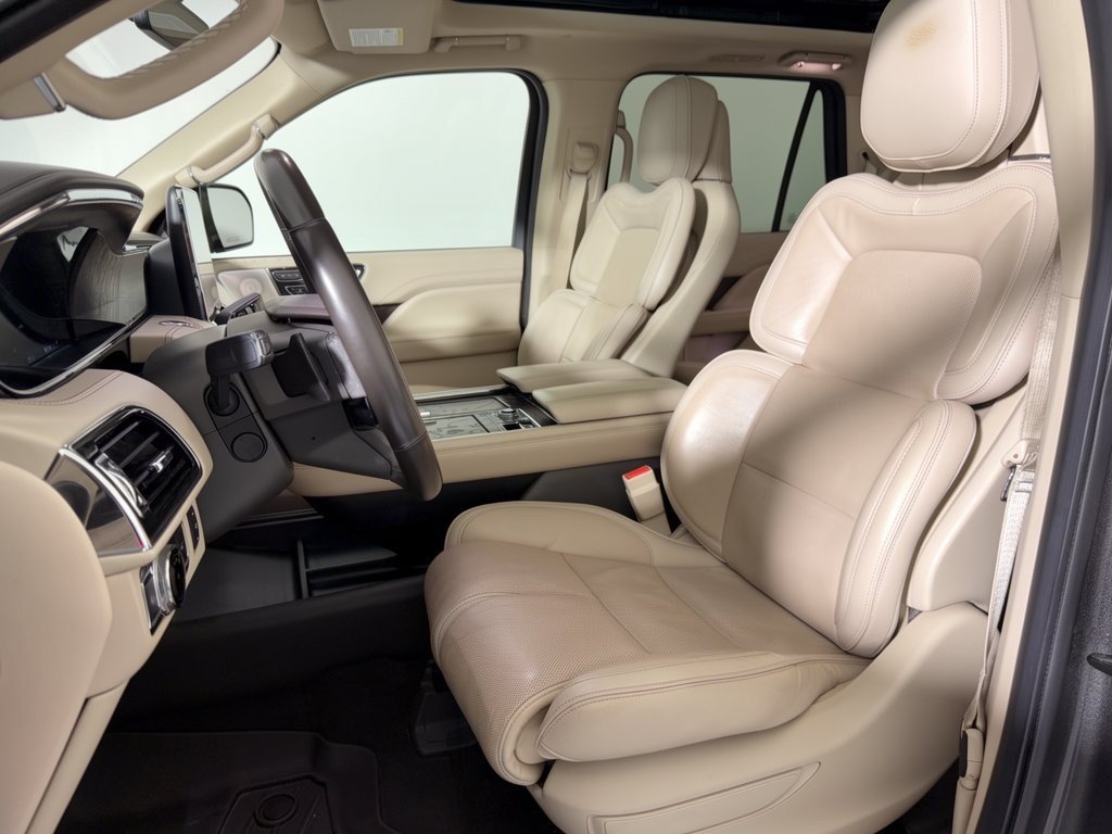 Used 2018 Lincoln Navigator Reserve w/ Technology Package AWD/4WD image 5