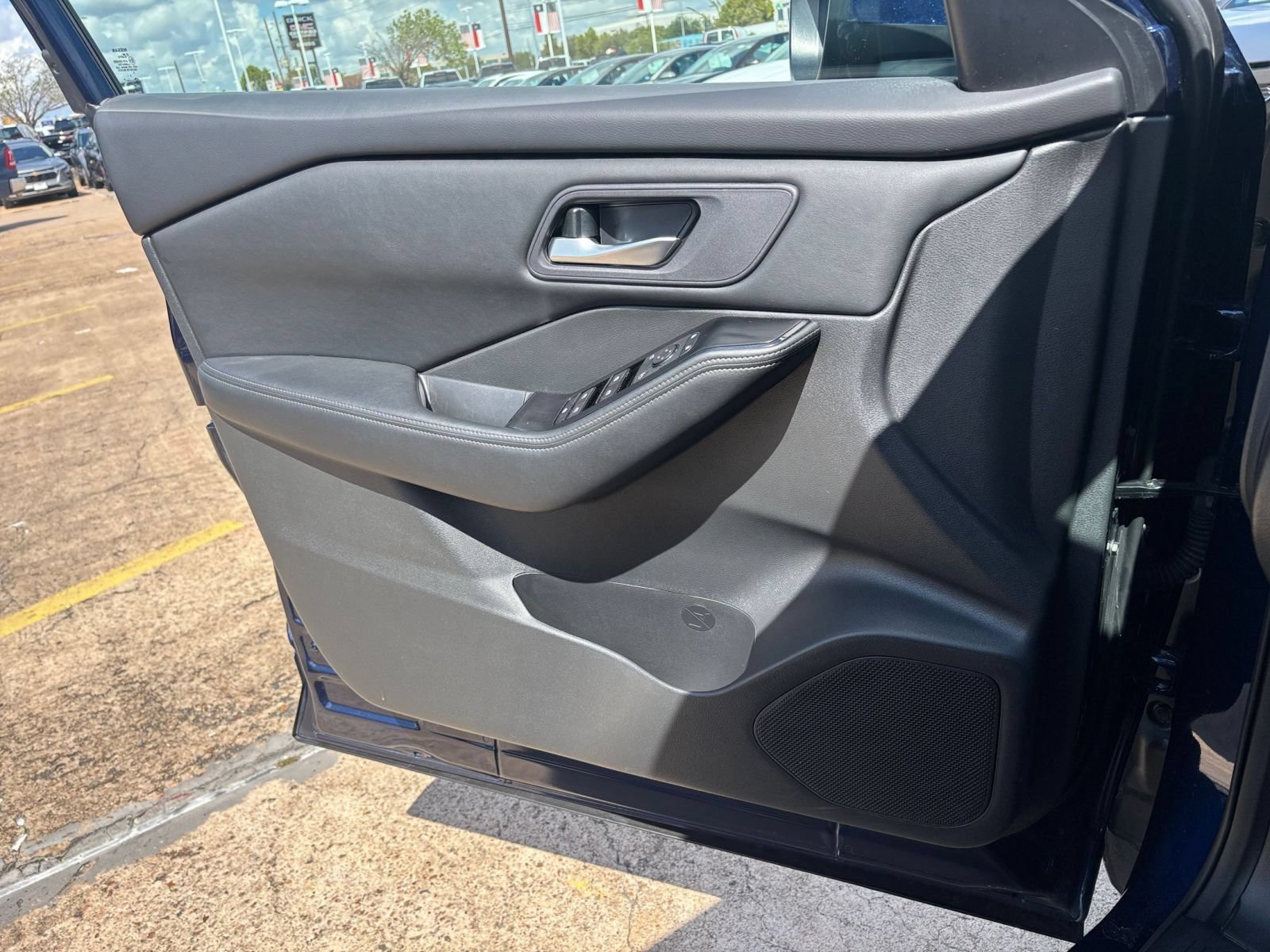 Used 2026 Nissan Rogue SV FWD image 18