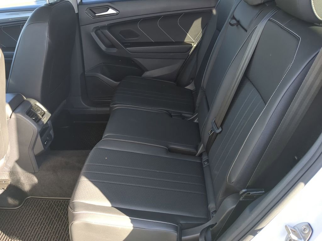 Used 2022 Volkswagen Tiguan SE image 14