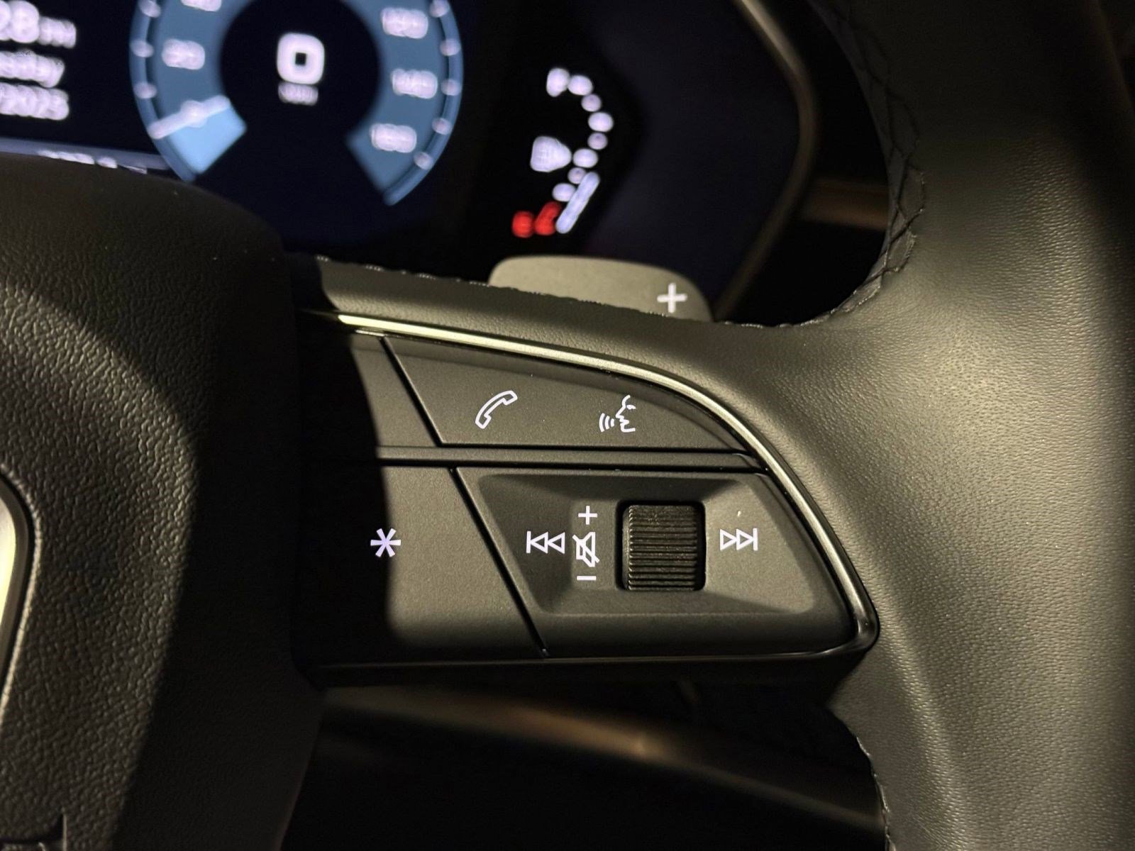 Certified 2024 Audi Q3 2.0T Premium w/ Convenience Package image 28