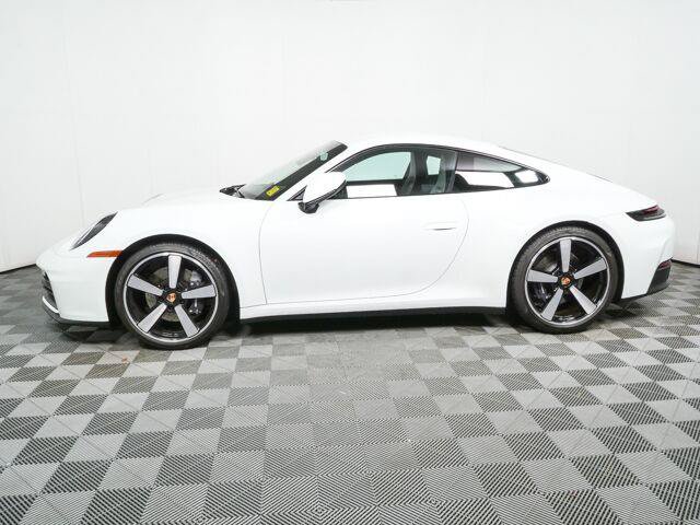 Used 2025 Porsche 911 Carrera RWD image 25