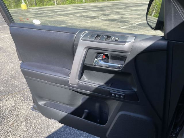 Used 2017 Toyota 4Runner Limited AWD/4WD image 30