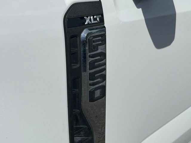 Used 2024 Ford F250 XLT w/ FX4 Off-Road Package AWD/4WD image 12
