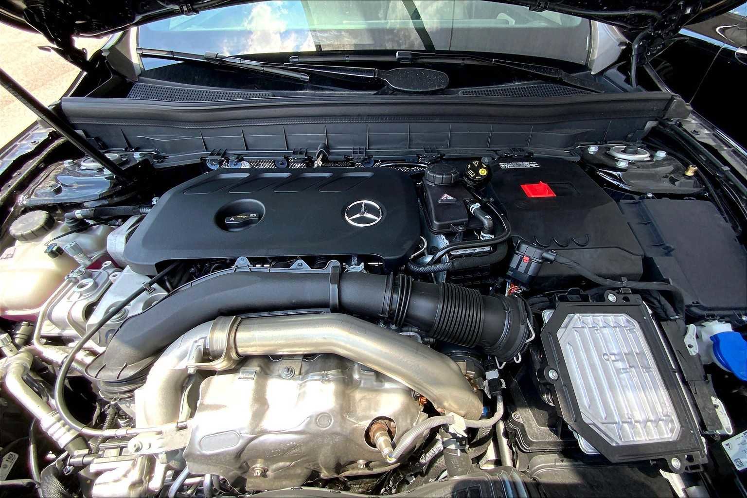 New 2025 Mercedes-Benz GLB 250 image 18